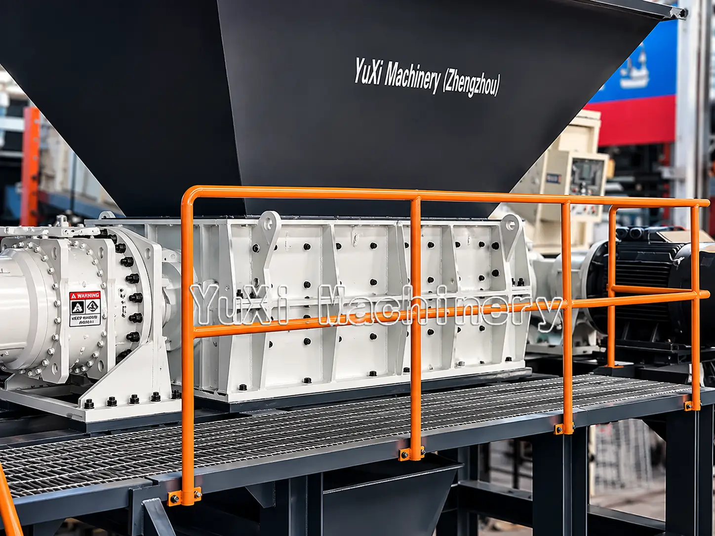 YUXI four shaft shredder machine in factory