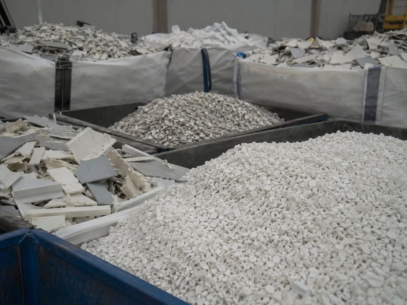 Plastic fraction from refrigerator recycling equipment
