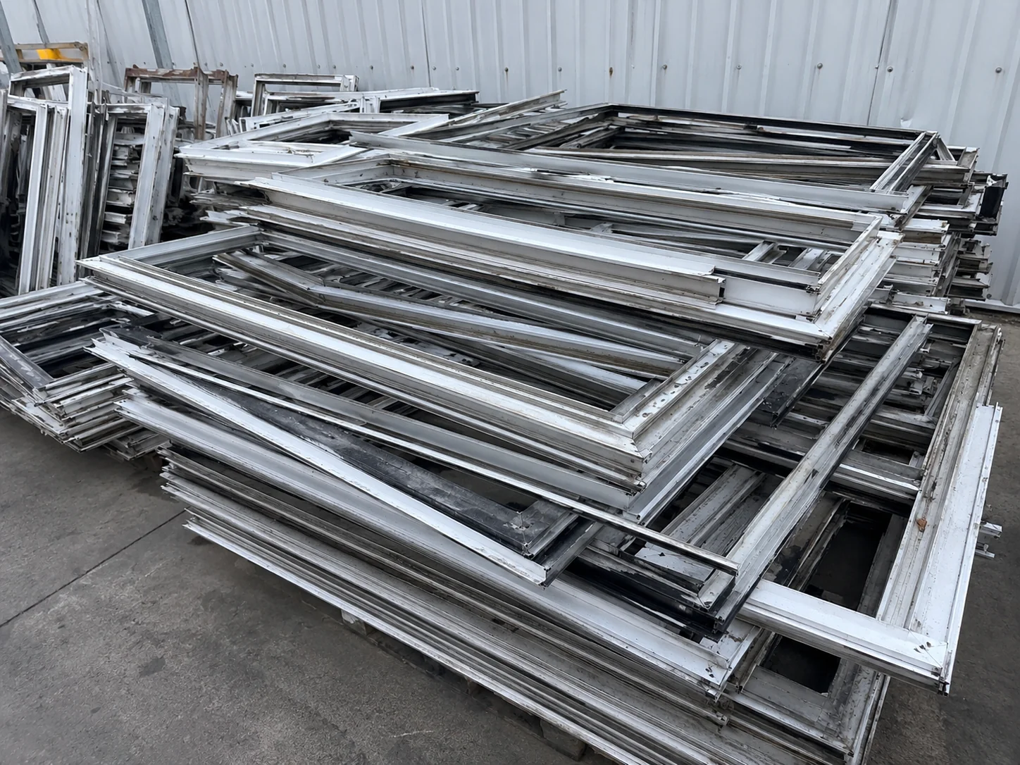 Aluminum door and window frame scrap
